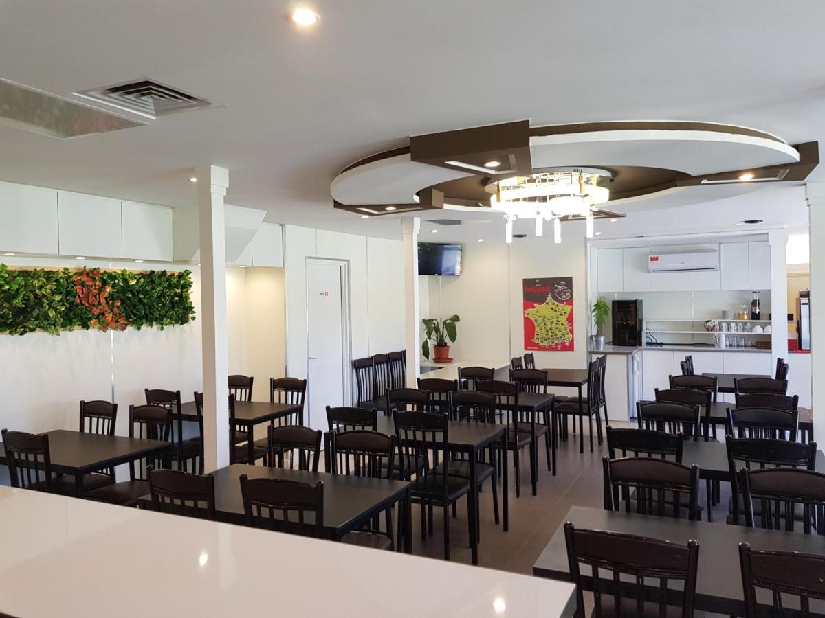 Kyriad Direct Claye-Souilly-Roissy Cdg Экстерьер фото